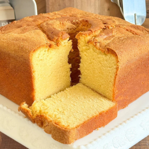 MeeMaw's Mile High Sour Cream Pound Cake