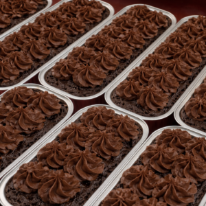 Chocolate-loaf-cakes-with-buttercream-rosettes.png